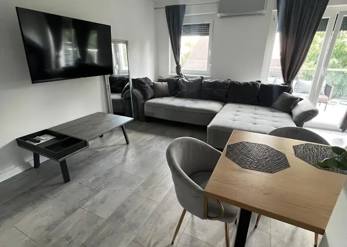 Bala-home & Pool Apartment